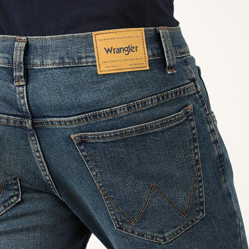 Jeans Tiro Medio Skinny Fit Hombre Wrangler image number 3.0