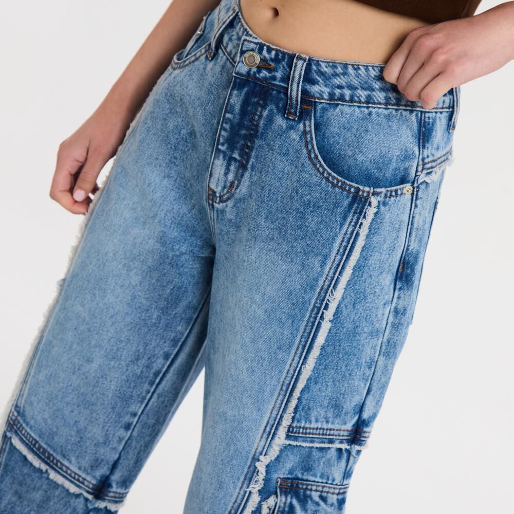 Jeans Flecos Destroyed Tiro Medio Cargo Mujer Rolly Go image number 4.0
