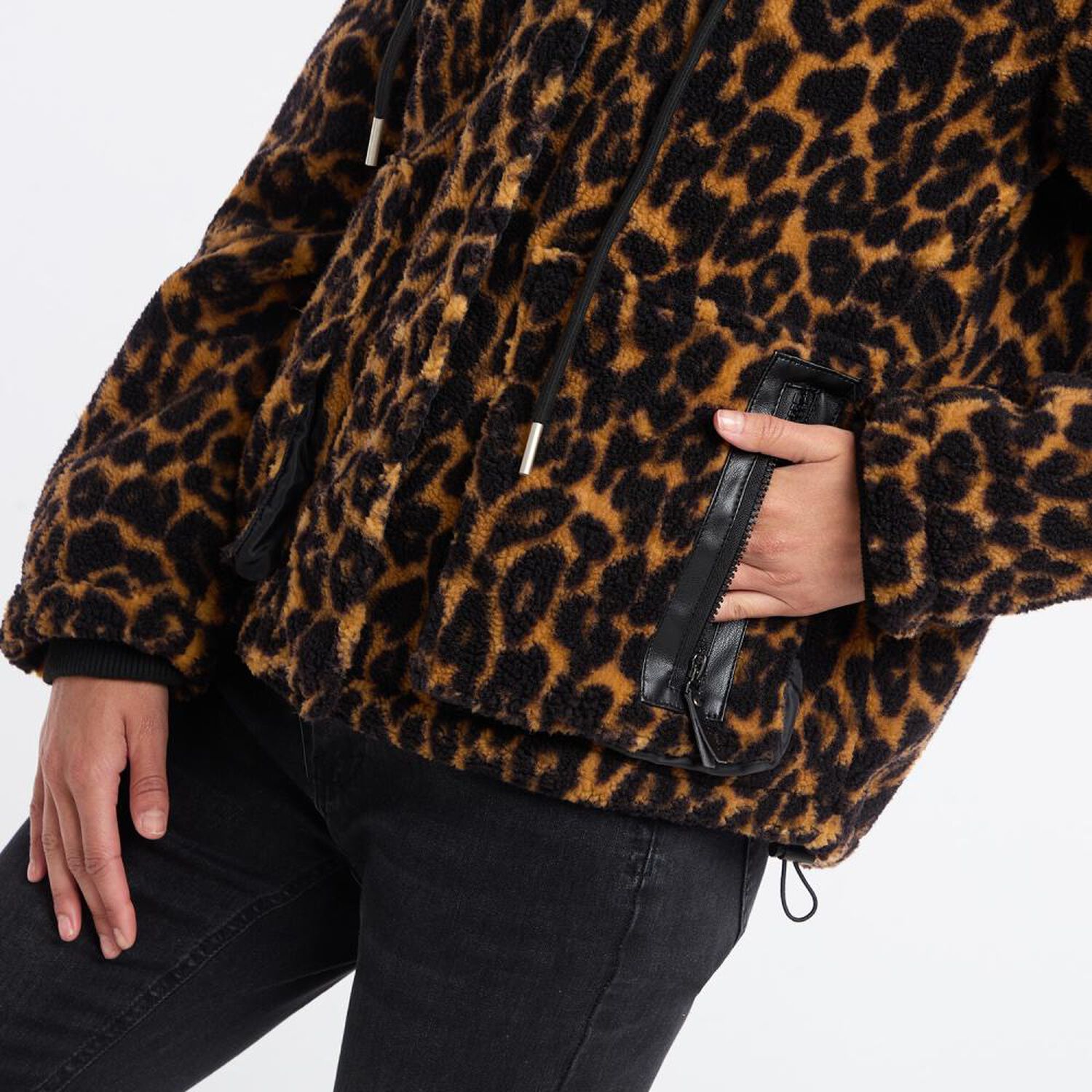 Chaqueta Animal Print Cuello Alto Con Capucha Mujer Rolly image number 4.0