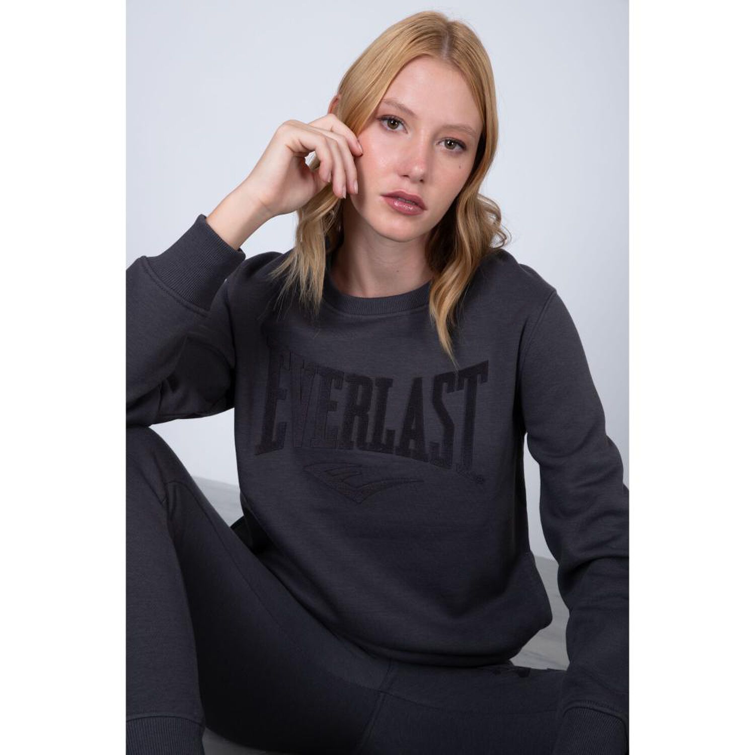 Poler&oacute;n Deportivo Mujer Everlast image number 4.0