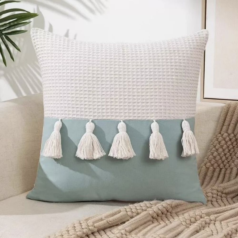 Funda De Coj&iacute;n Dise&ntilde;o Lino Tejida Con Flecos 45x45cm. Celeste image number 0.0