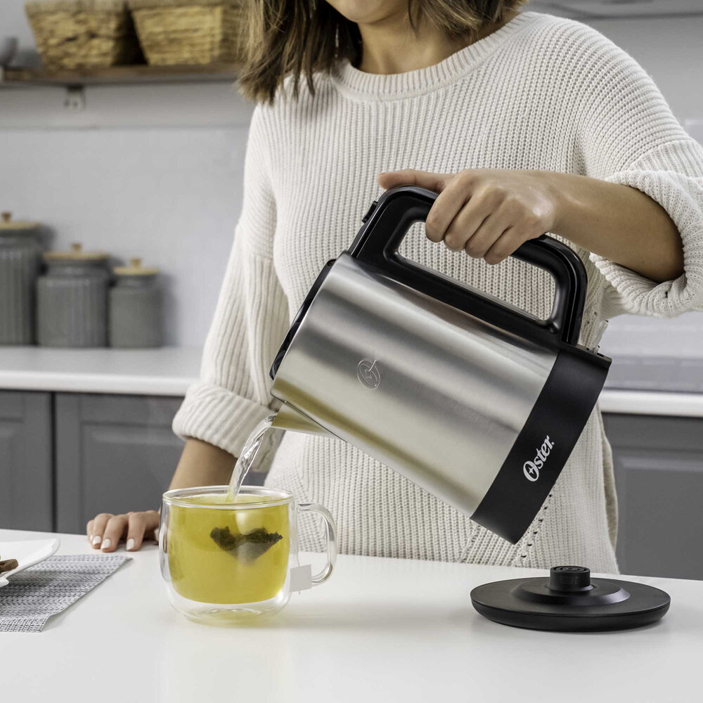 Hervidor Electrico Oster De Acero Inoxidable 1.7 Lt Bvstke671 image number 2.0