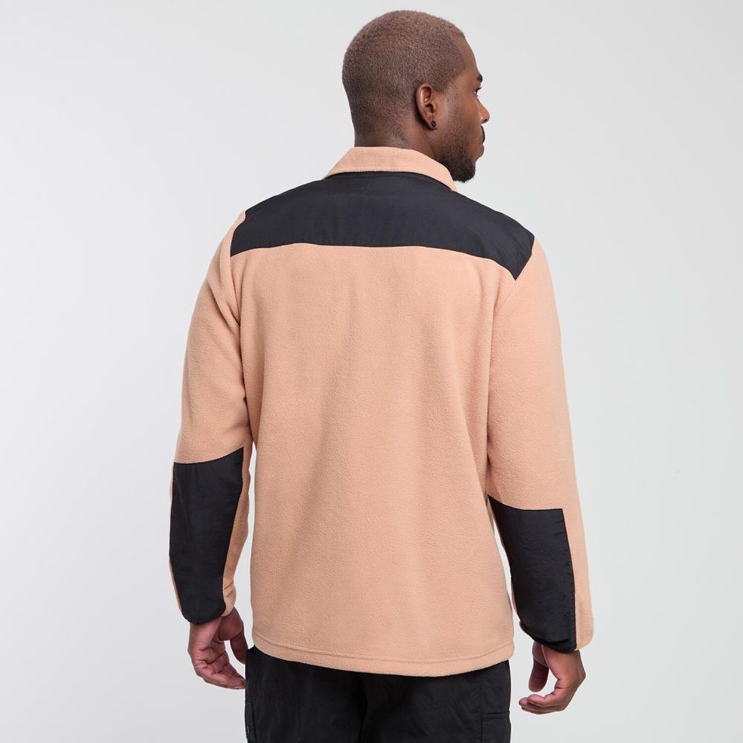Poler&oacute;n Deportivo Bloque Color Cuello Alto Hombre Wetland image number 3.0