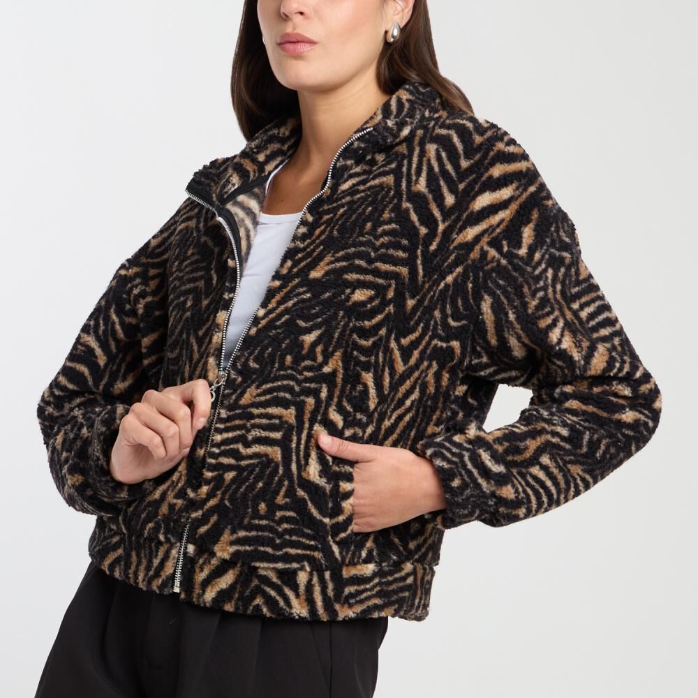 Polerón Chiporro Estampado Regular Cuello Alto Mujer Rolly Go image number 4.0