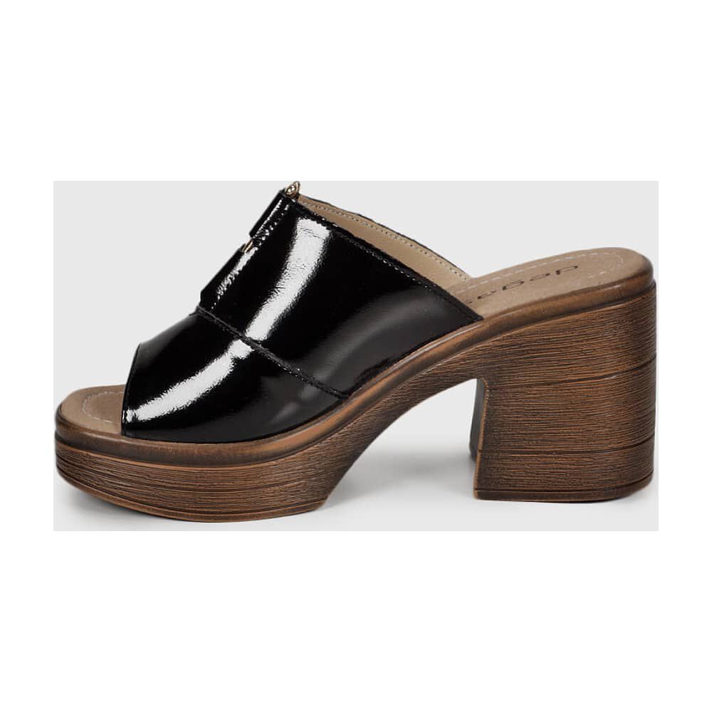 Sandalia Cuero Wilany Negro image number 4.0