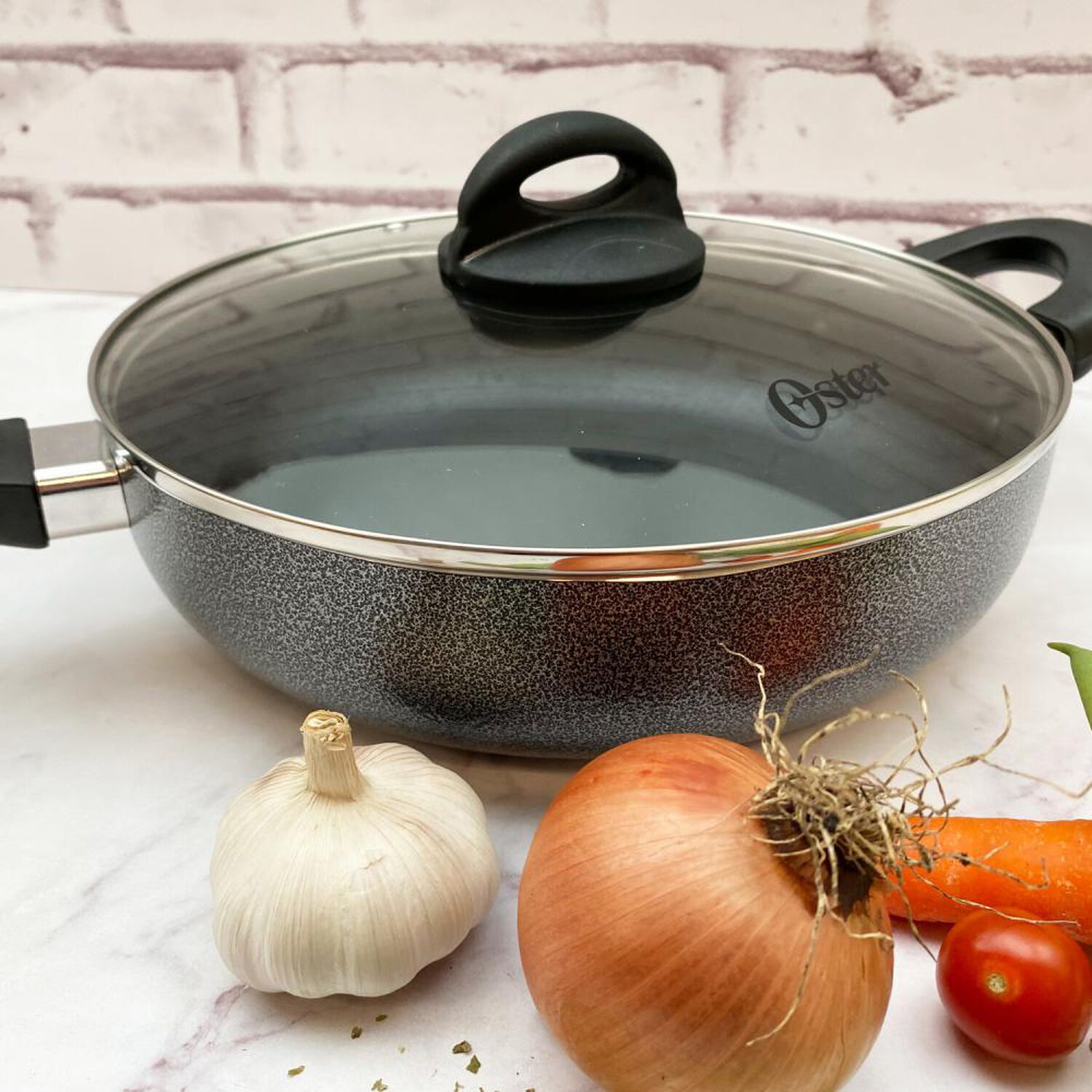 Wok Aluminio Con Tapa Y Manilla Clairborne Oster /  27 Cm / 2 Piezas image number 2.0