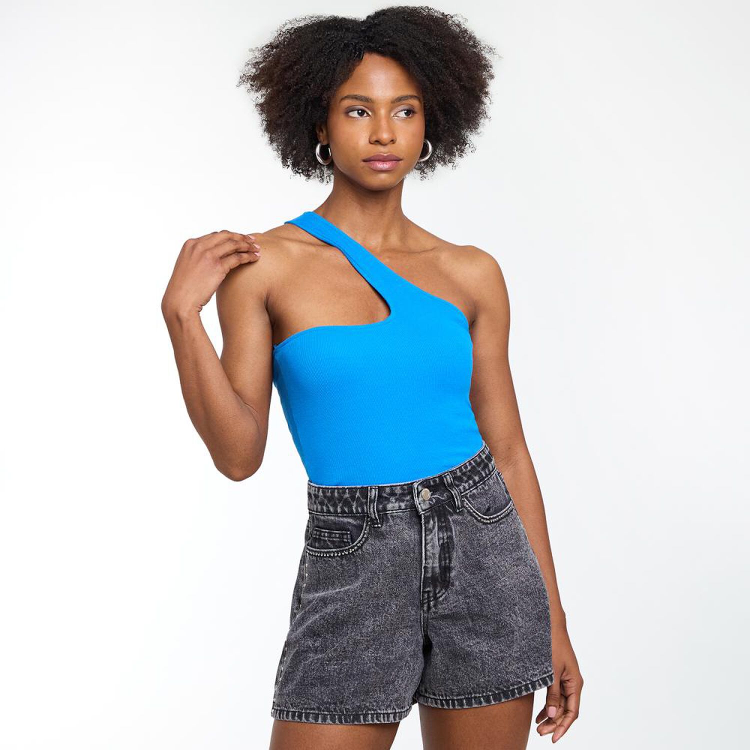 Polera Crop Asimetrica Sin Mangas Cuello Recto Mujer Rolly Go image number 0.0