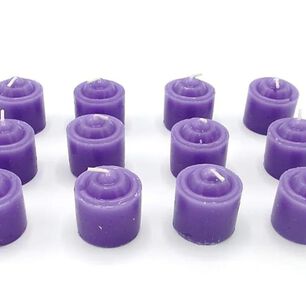 Pack De 12 Velas Moradas Arom&aacute;ticas 3.5x3.5 Cm