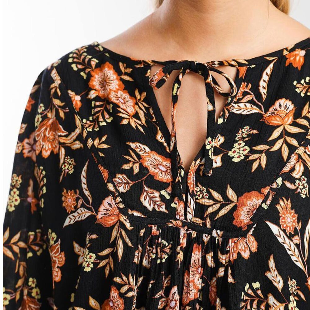 Blusa Corta Estampada image number 3.0