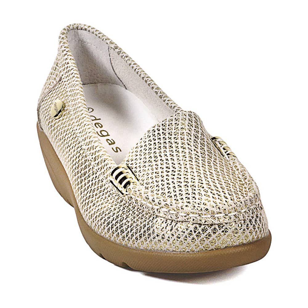 Mocas&iacute;n Cuero Eliette Dorado image number 3.0