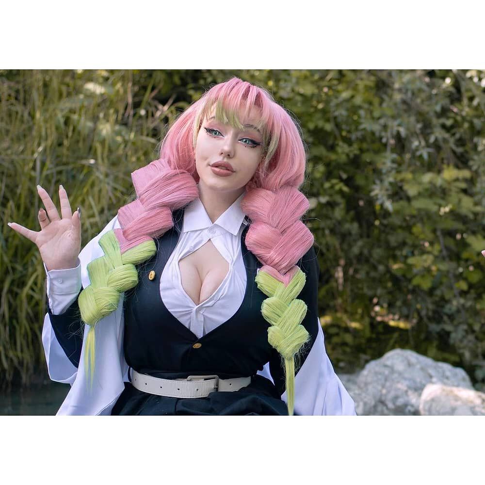 Cosplays Mitsuri Kanroji Pilar Cosplay Kimetsu No Yaiba image number 4.0