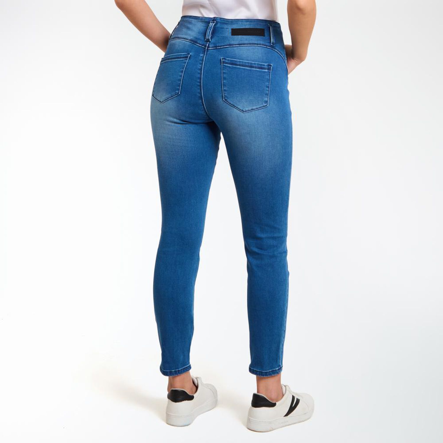 Jeans Tiro Medio Sculpture Push Up Mujer Kimera image number 3.0