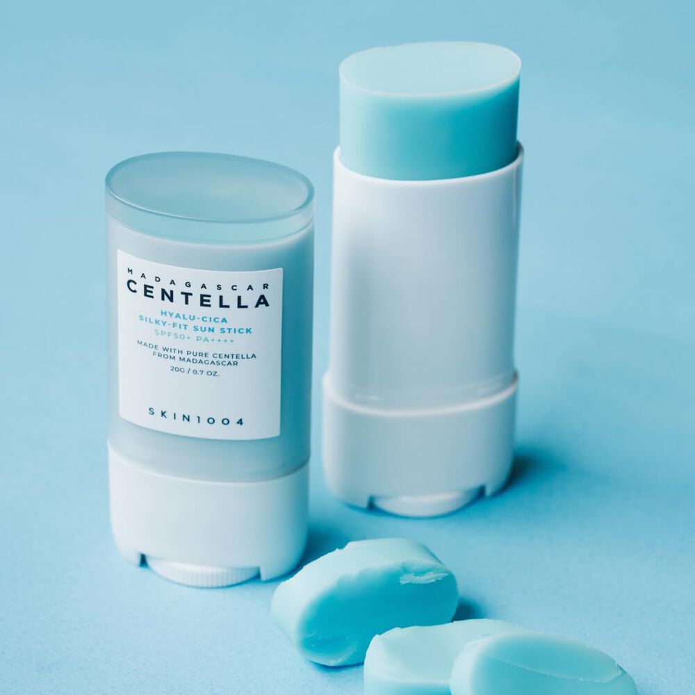 Madagascar Centella Hyalu-cica Silky-fit Sun Stick Spf50+ Pa++++ (skin1004) - 20gr Protector Solar En Barra Pieles Sensibles Con &Aacute;cido Hialur&oacute;nico Y  image number 2.0