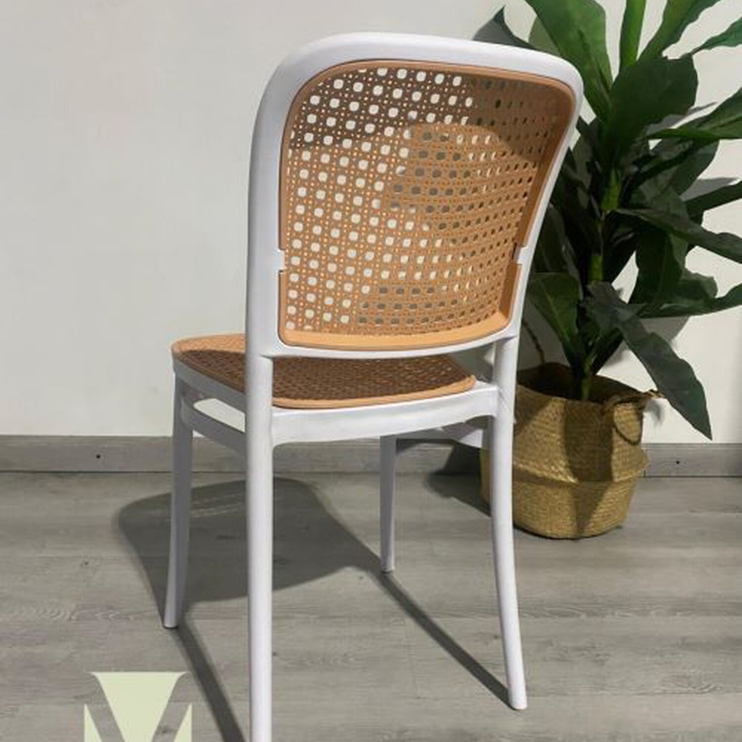 Silla Lombard&iacute;a Negra De Polipropileno Dise&ntilde;o Moderno image number 2.0