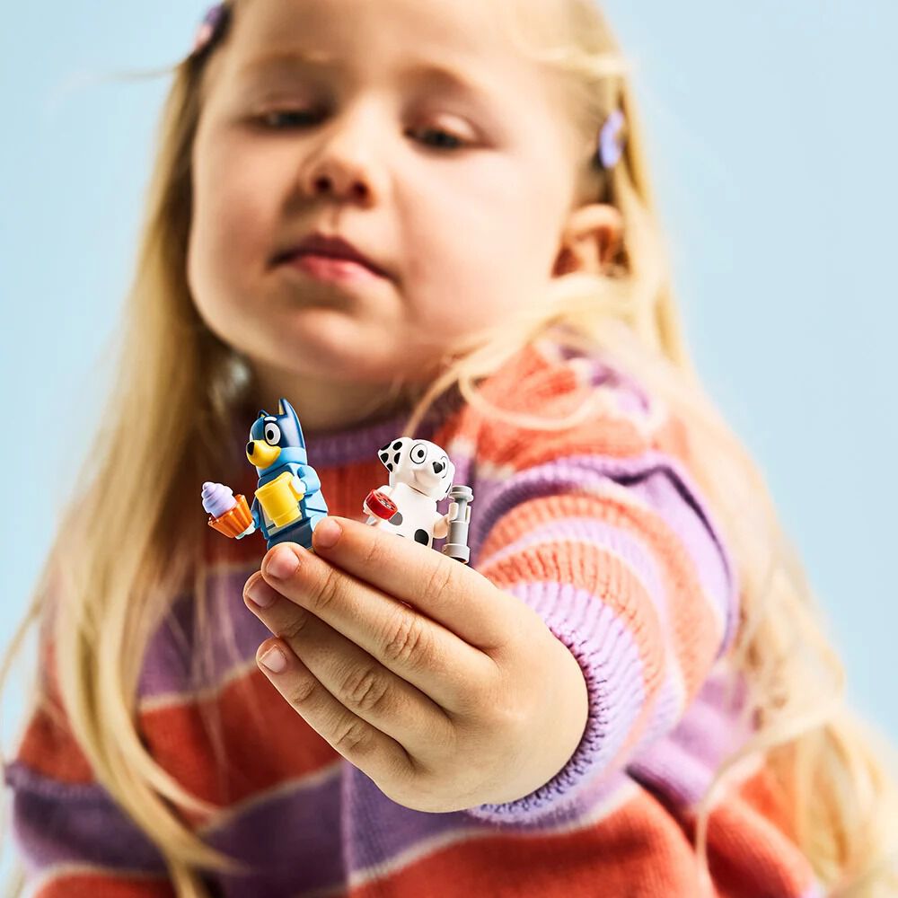 Lego Bluey - Diversión En El Parque De Juegos Con Bluey Y Chloe - 11201 image number 8.0