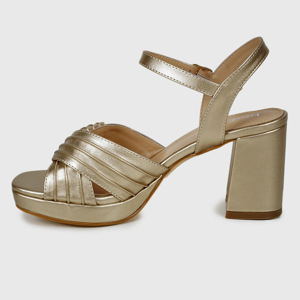 Sandalia Sanzia Dorado image number 4.0