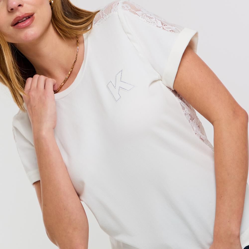 Polera Lisa Aplicación Lace Manga Corta Cuello Redondo Mujer Kimera image number 4.0