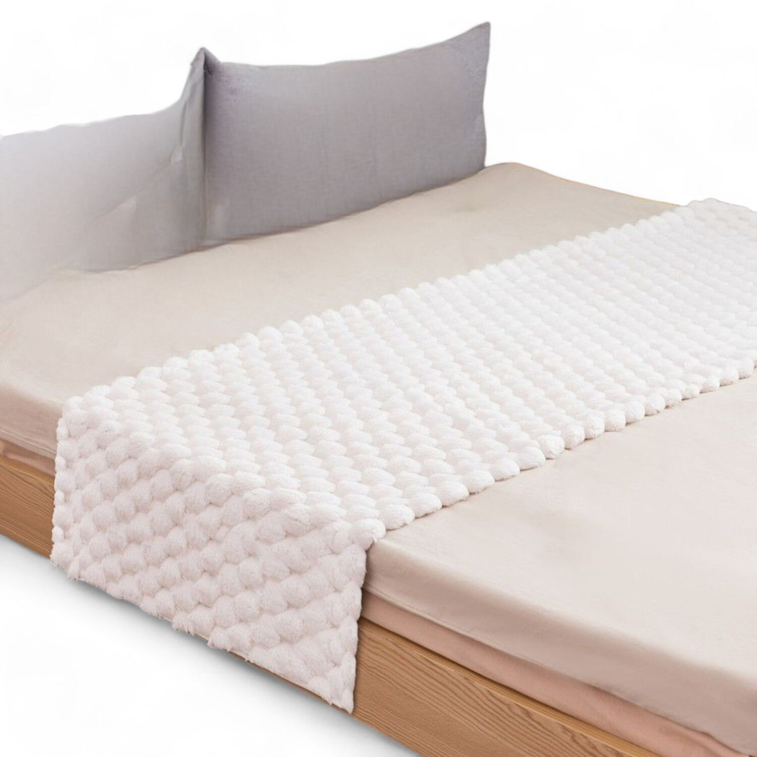 Pie De Cama Piecera Peludita Pompones 2 Plazas O King Medida 70cm X 190cm Color Blanco image number 0.0