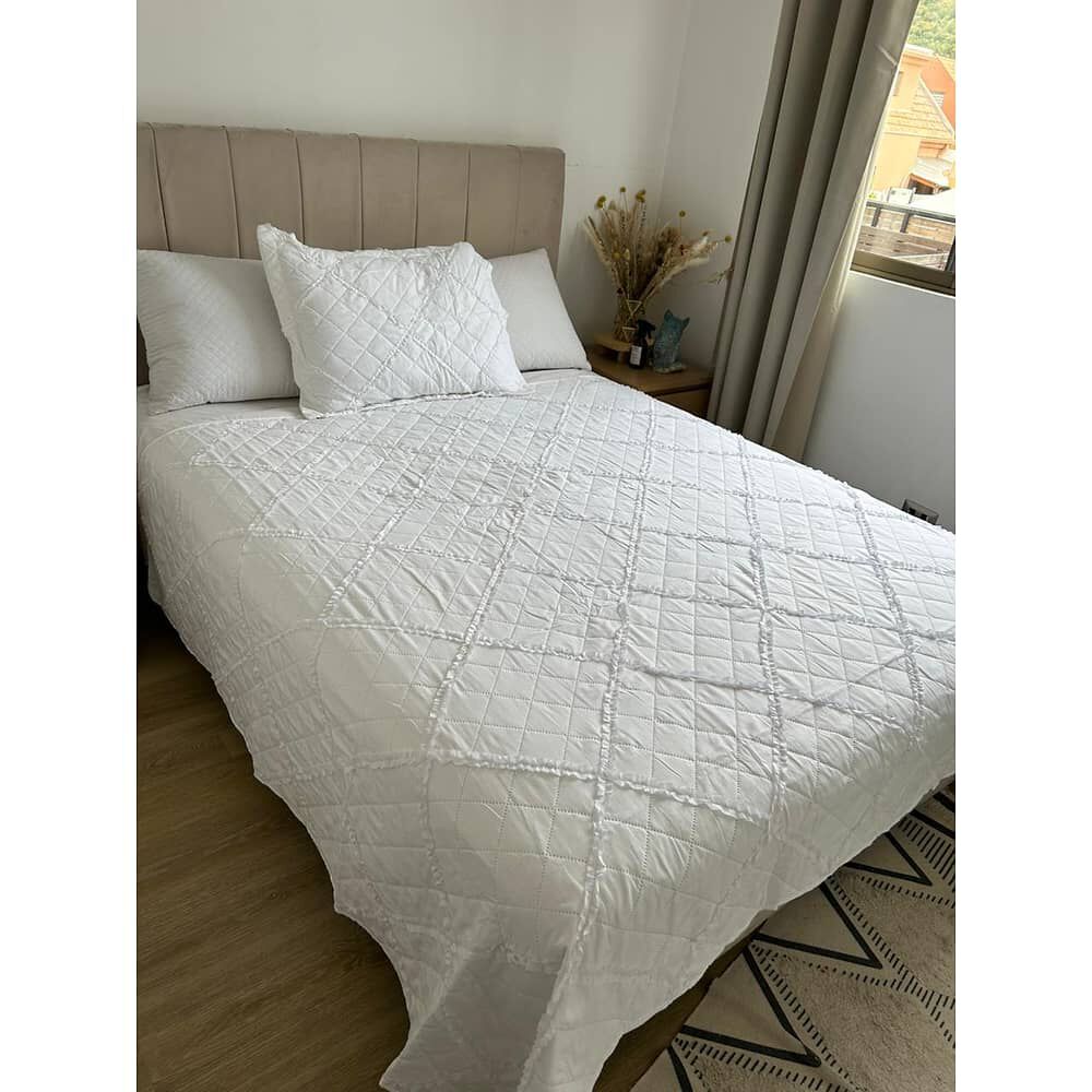 Cubrecamas Microfibra Plaza Y Media Blanco image number 2.0