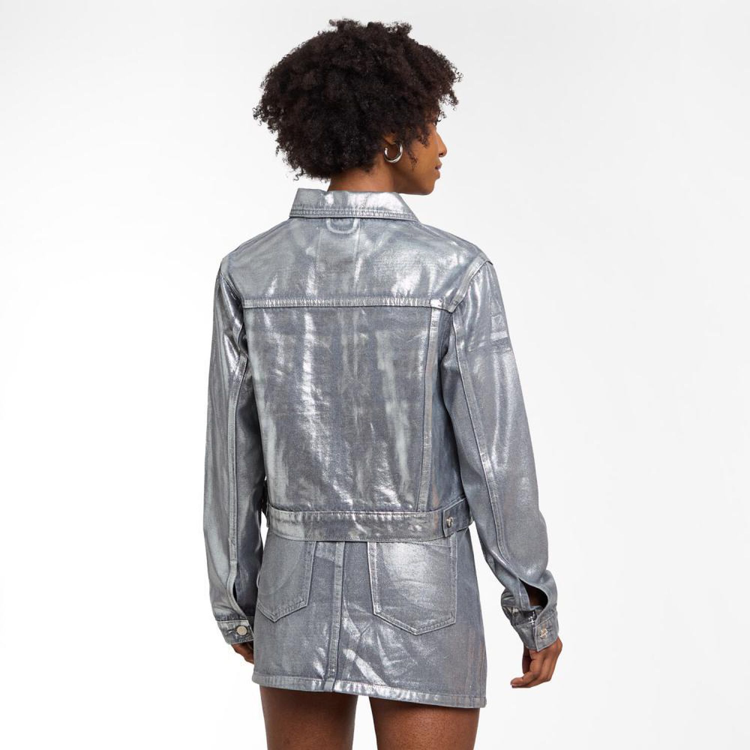 Chaqueta Denim Metalizada Cuello Camisero Mujer Rolly Go image number 3.0