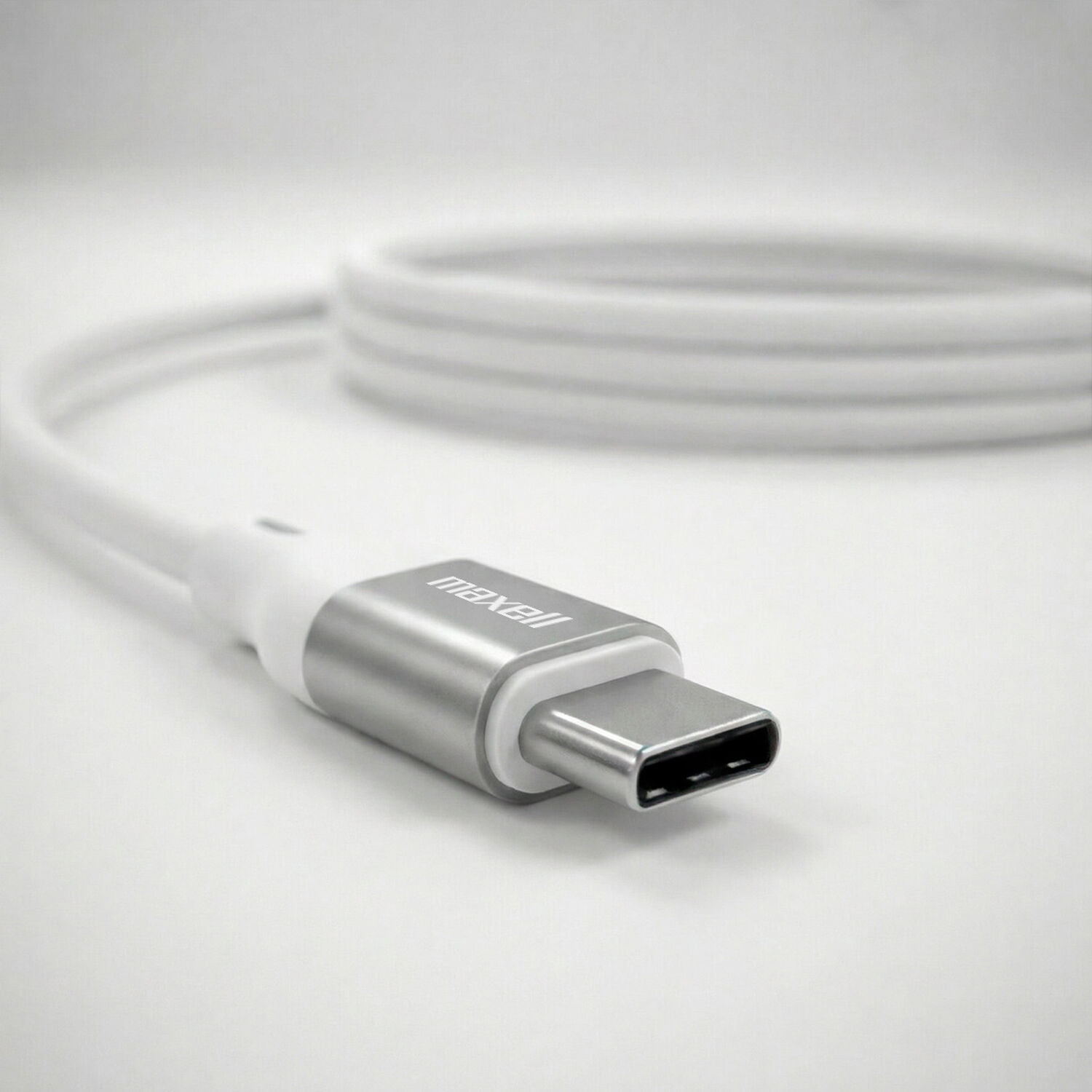 Cable Magn&eacute;tico 60w Usb C A Usb C Maxell 1.2 Metros Carga R&aacute;pida Blanco image number 4.0