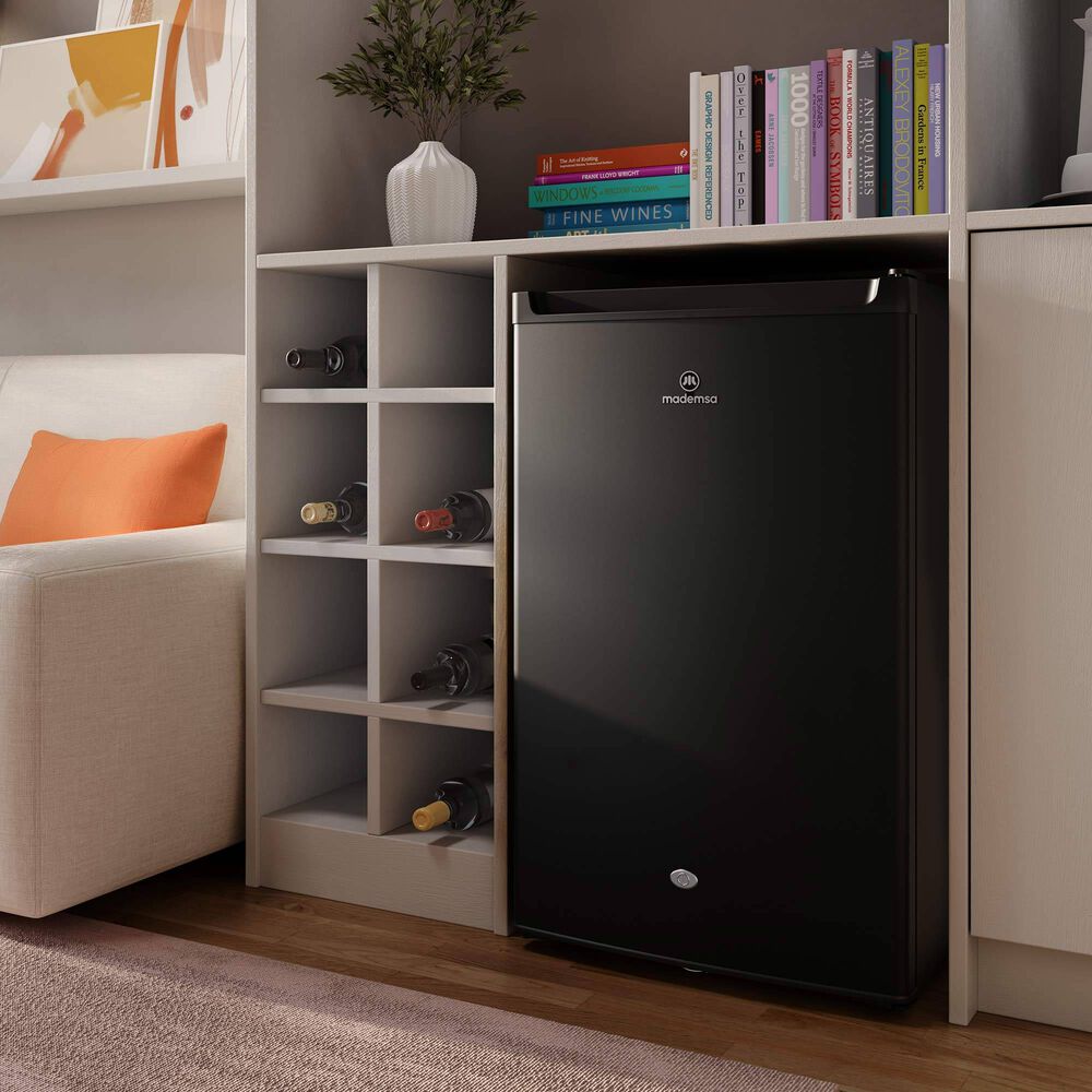 Frigobar 120l Fr&iacute;o Directo Con Llave Y Luz Led Mmb120b Negro image number 7.0