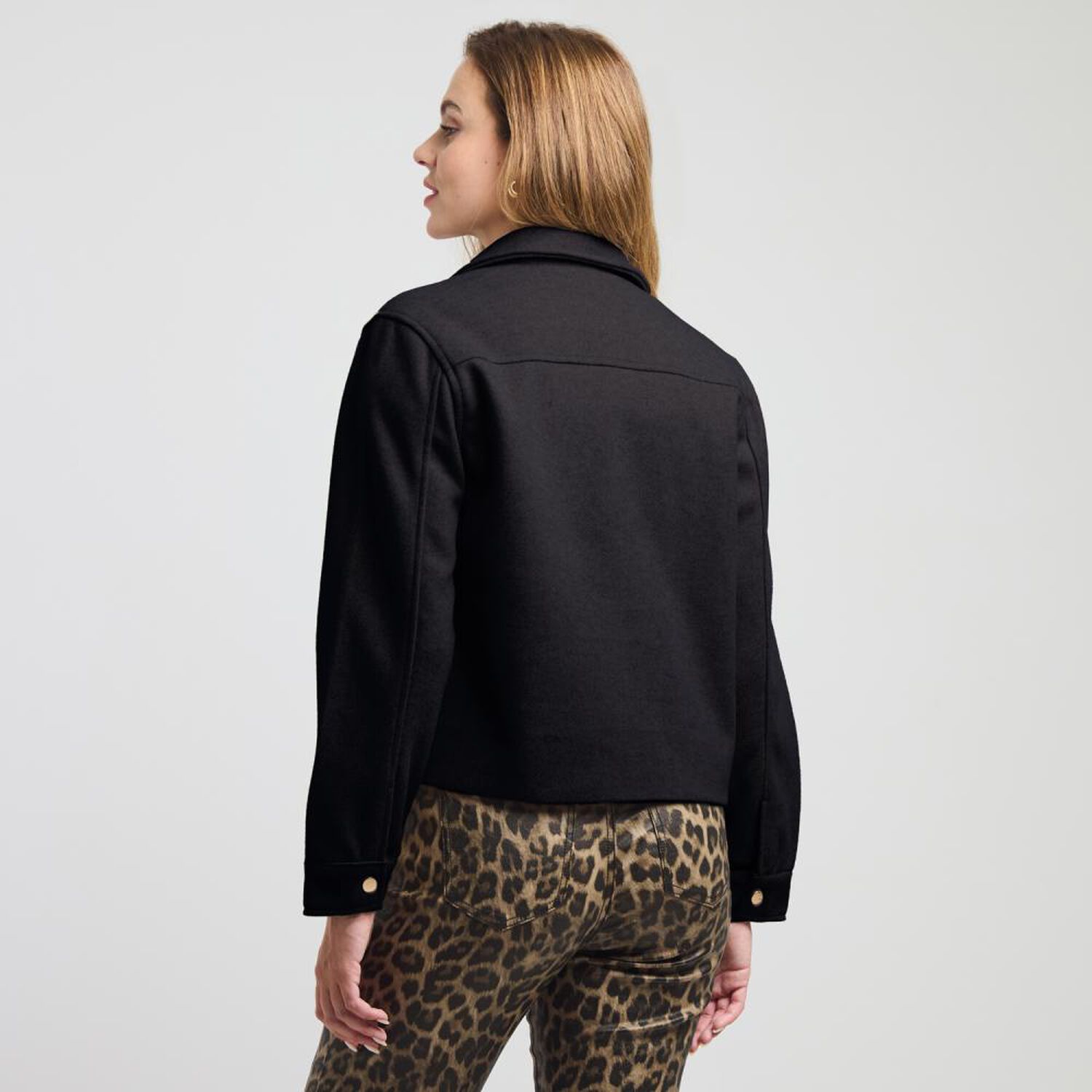 Chaqueta Corta Con Bolsillos Cuello Camisero Mujer Kimera image number 1.0