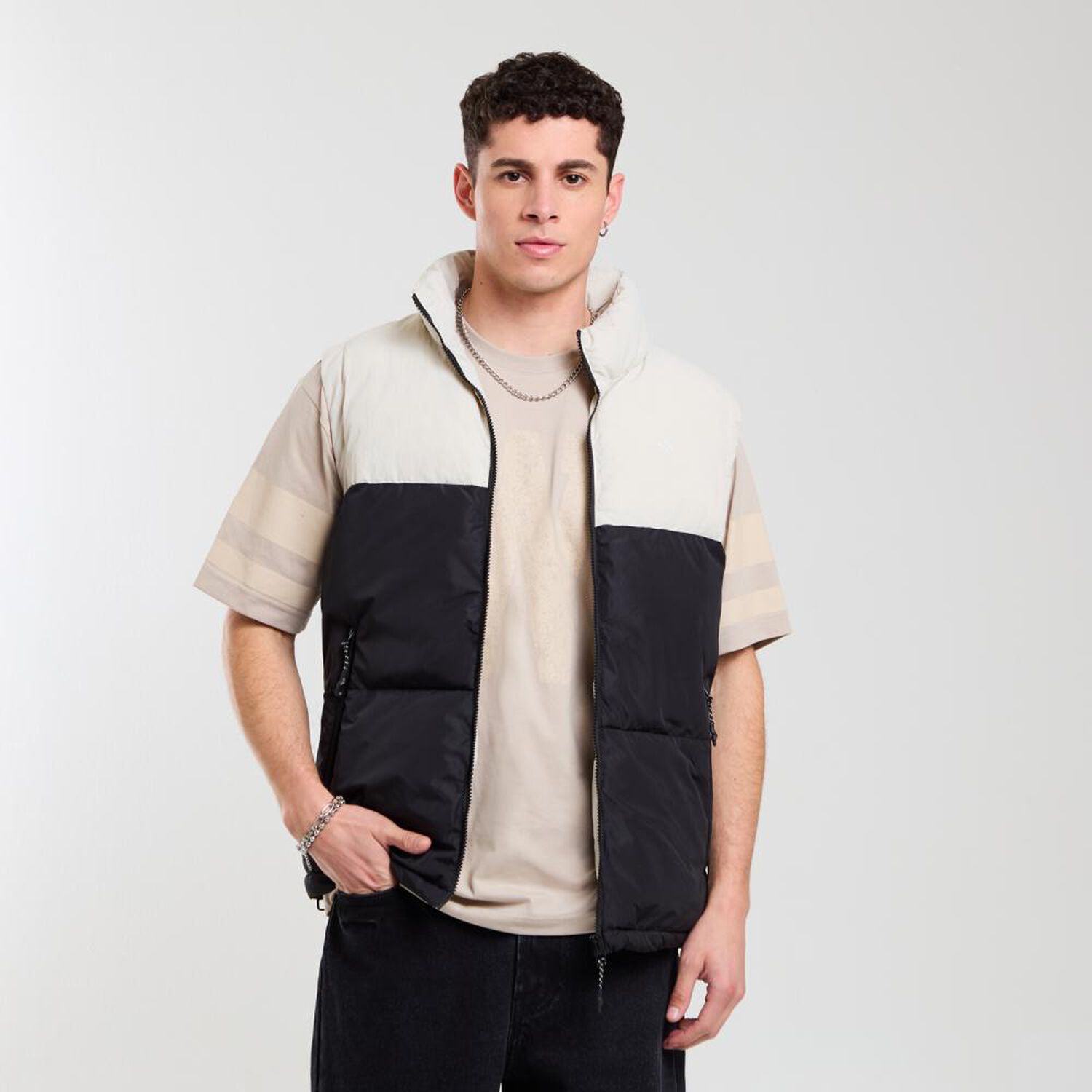 Parka Lisa Slim Sin Mangas Cuello Alto Hombre Skuad image number 0.0