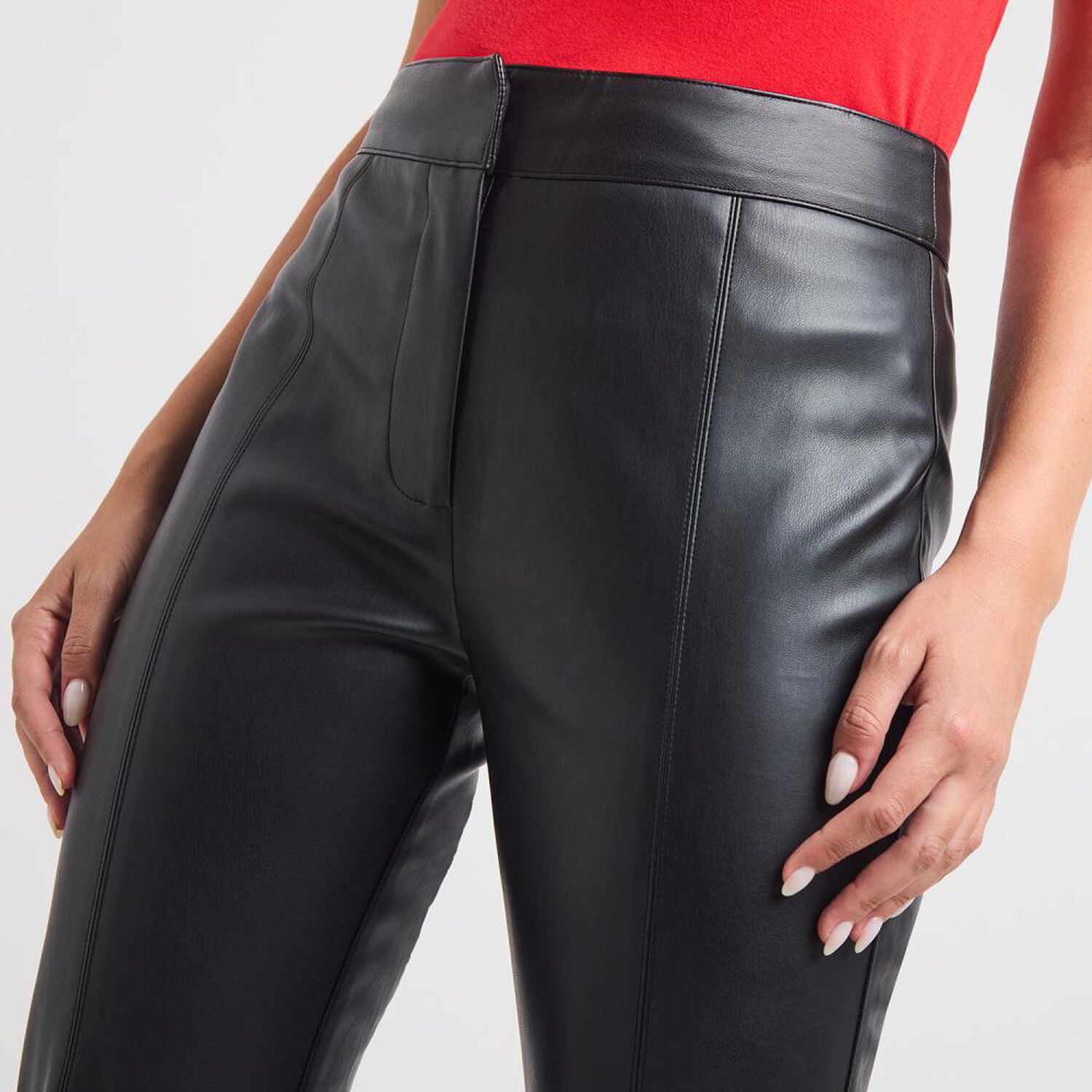 Pantal&oacute;n Ecocuero Tiro Alto Flare Mujer Kimera image number 4.0