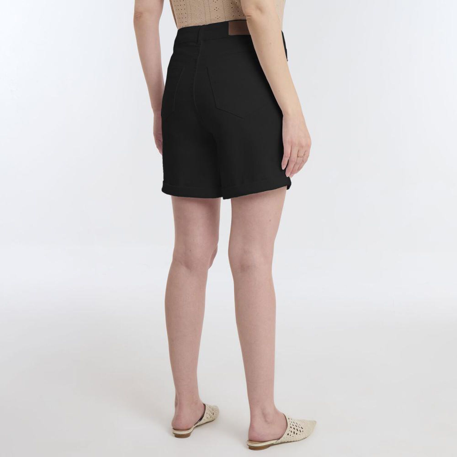 Bermuda B&aacute;sico Denim Tiro Medio Regular Mujer Geeps image number 2.0