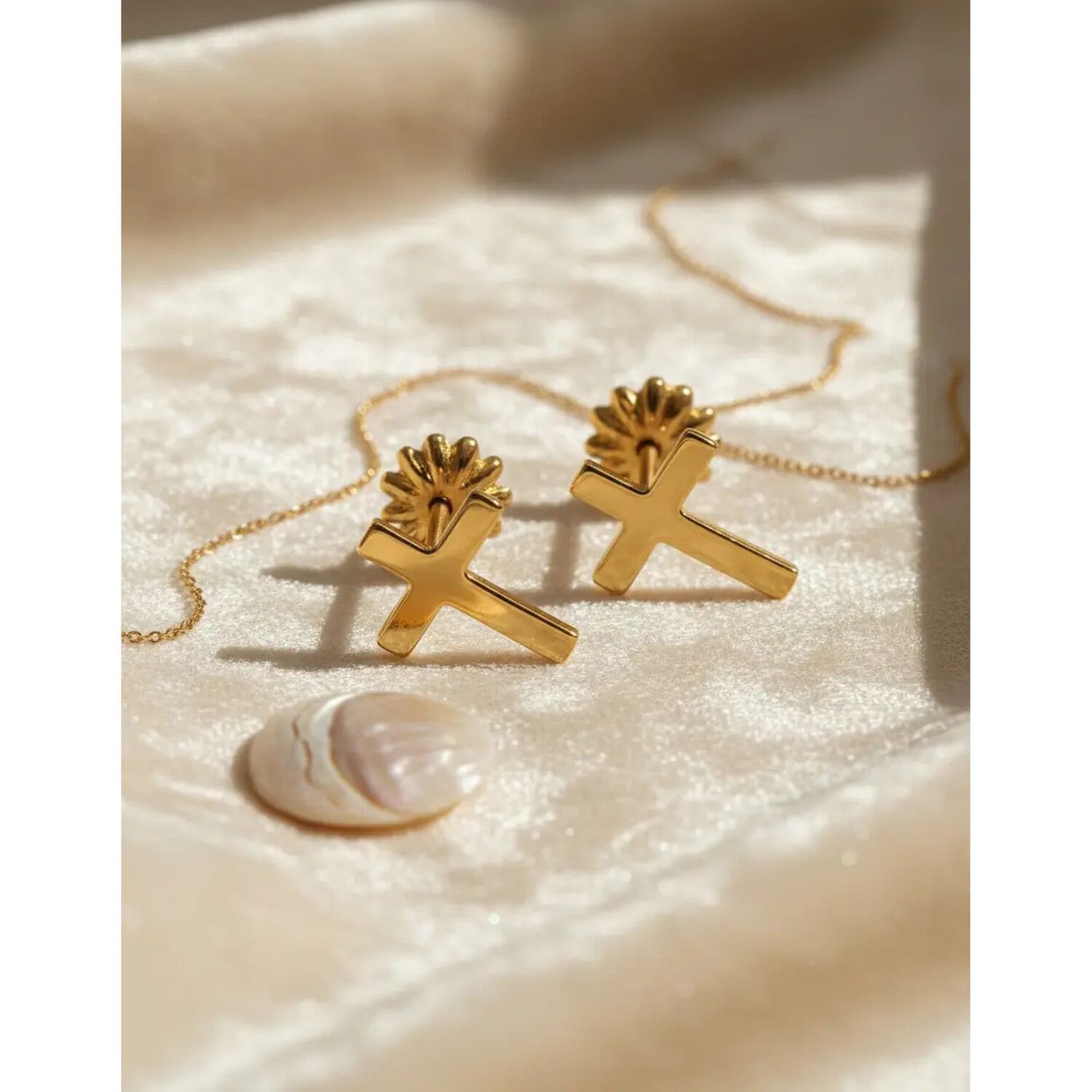 Aros Cruz Oro 18k Atornillado 1gr Unisex Hipoalerg&eacute;nicos Dorado image number 3.0