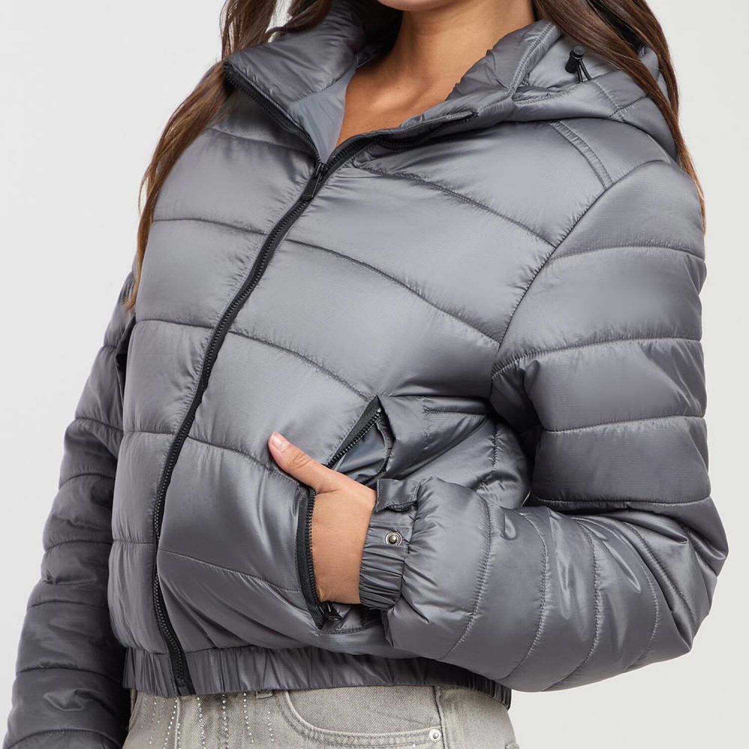 Parka Corta Regular Cuelo Alto Con Capucha Mujer Rolly Go image number 4.0