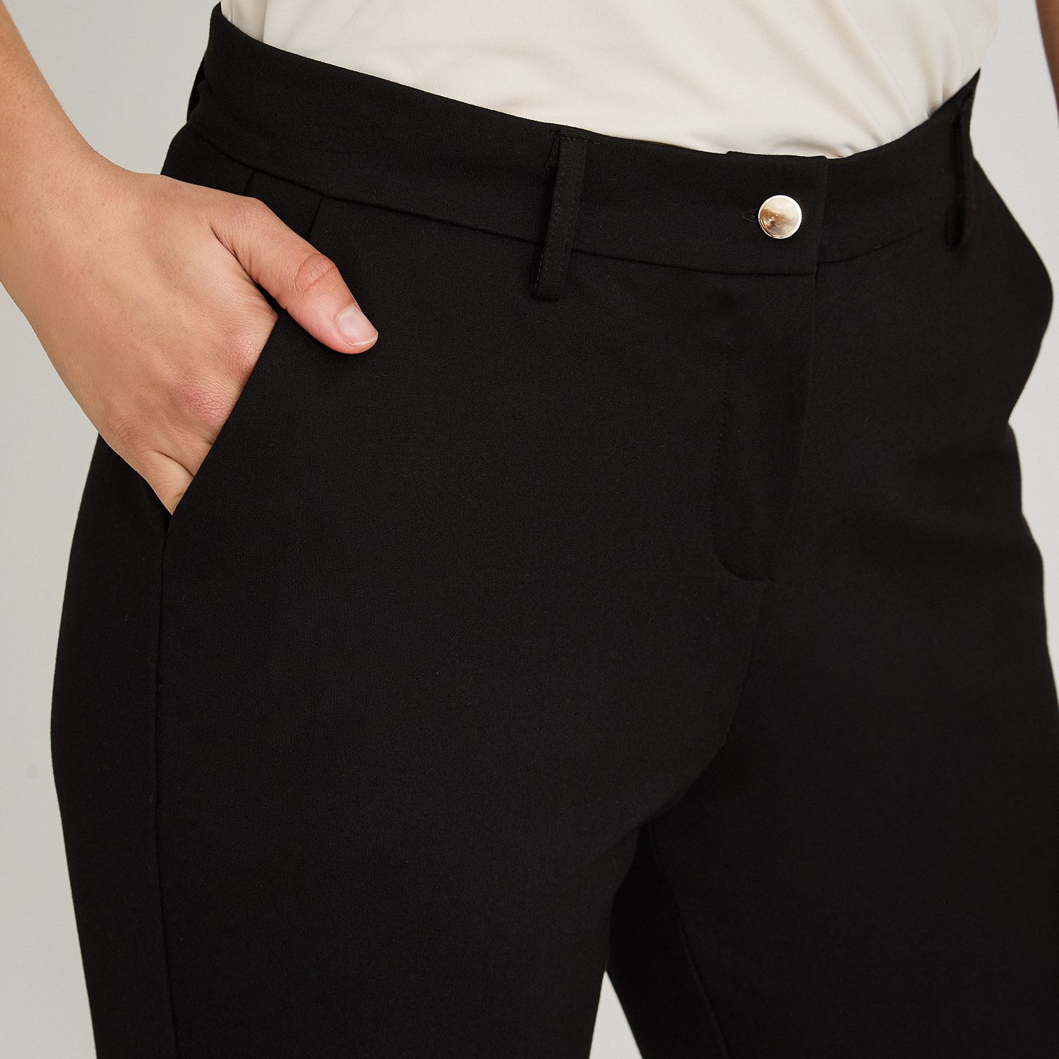 Pantal&oacute;n Tiro Medio Flare Con Cintur&oacute;n Mujer Lorenzo Di Pontti image number 3.0