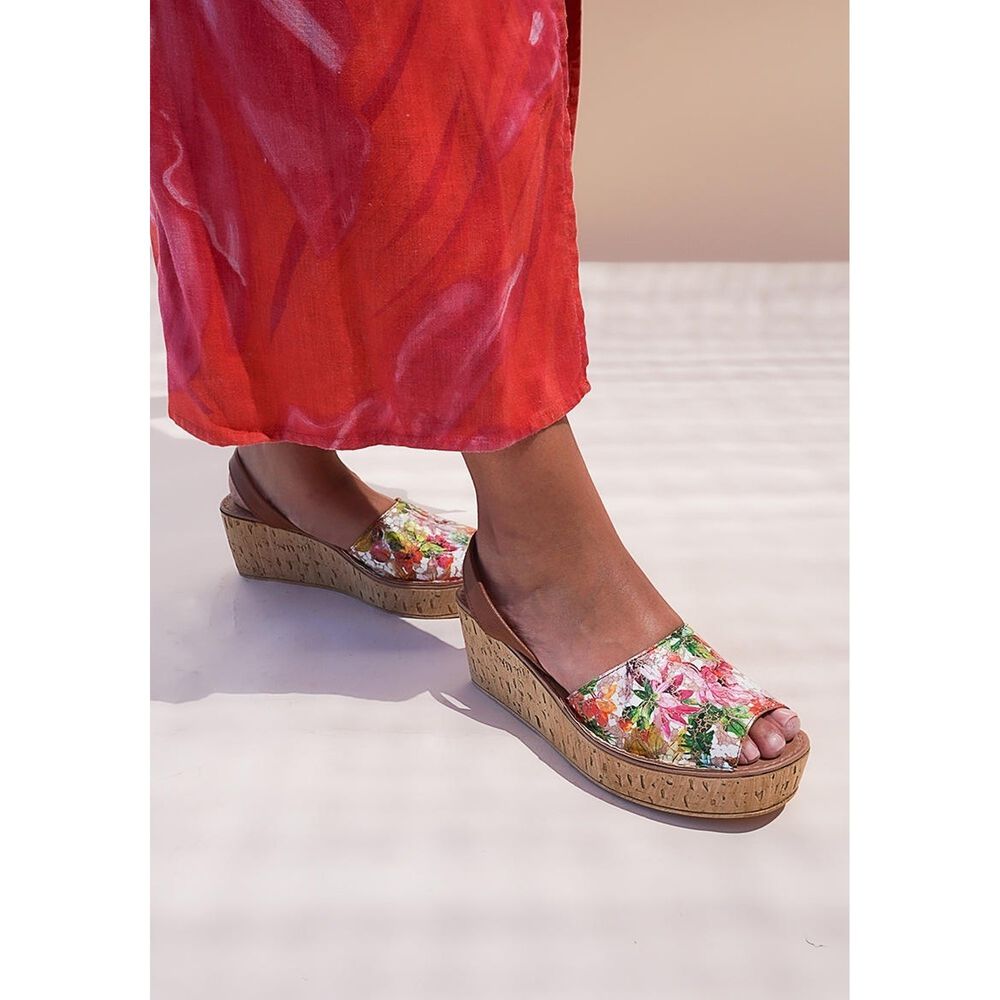 Sandalia Cuero Eliada Multicolor image number 6.0