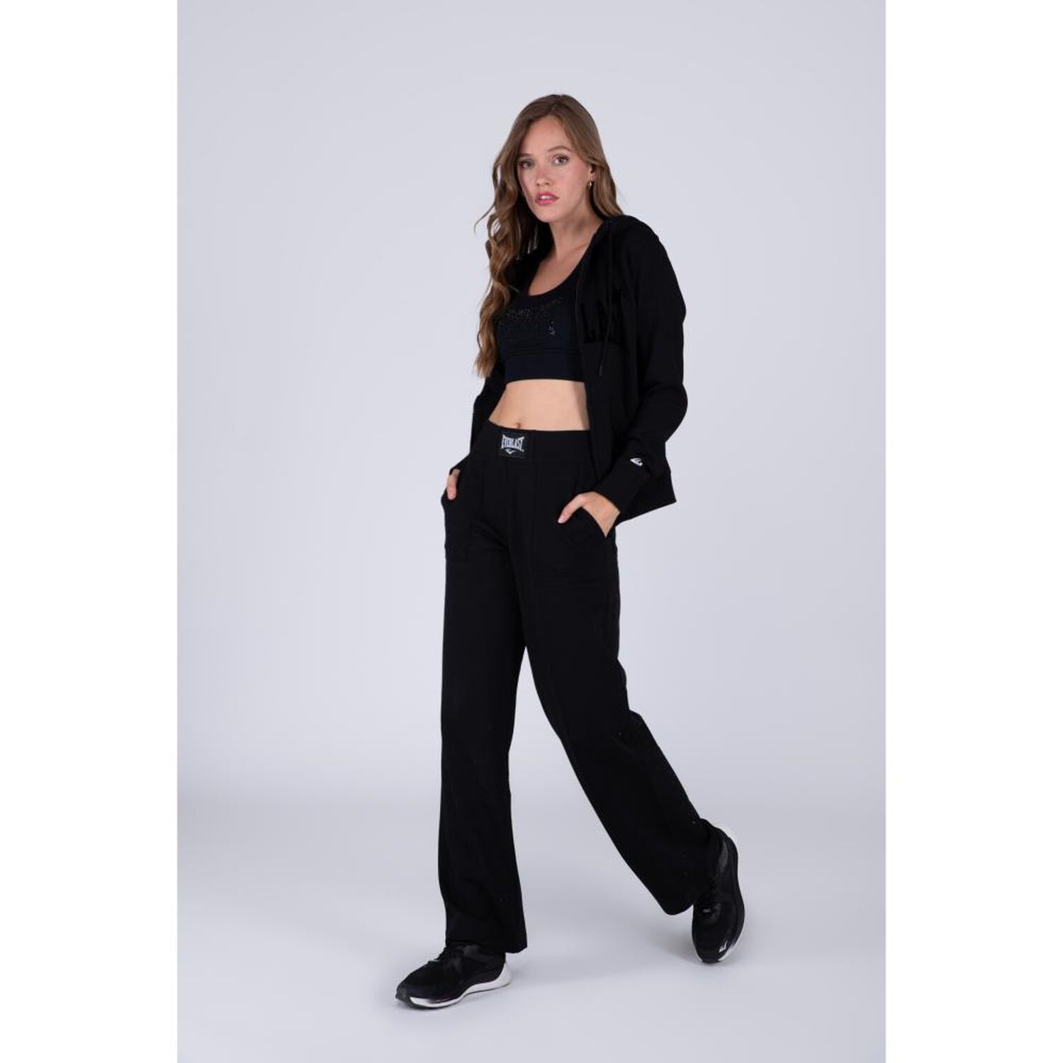 Pantalon Basic Heart Everlast image number 4.0