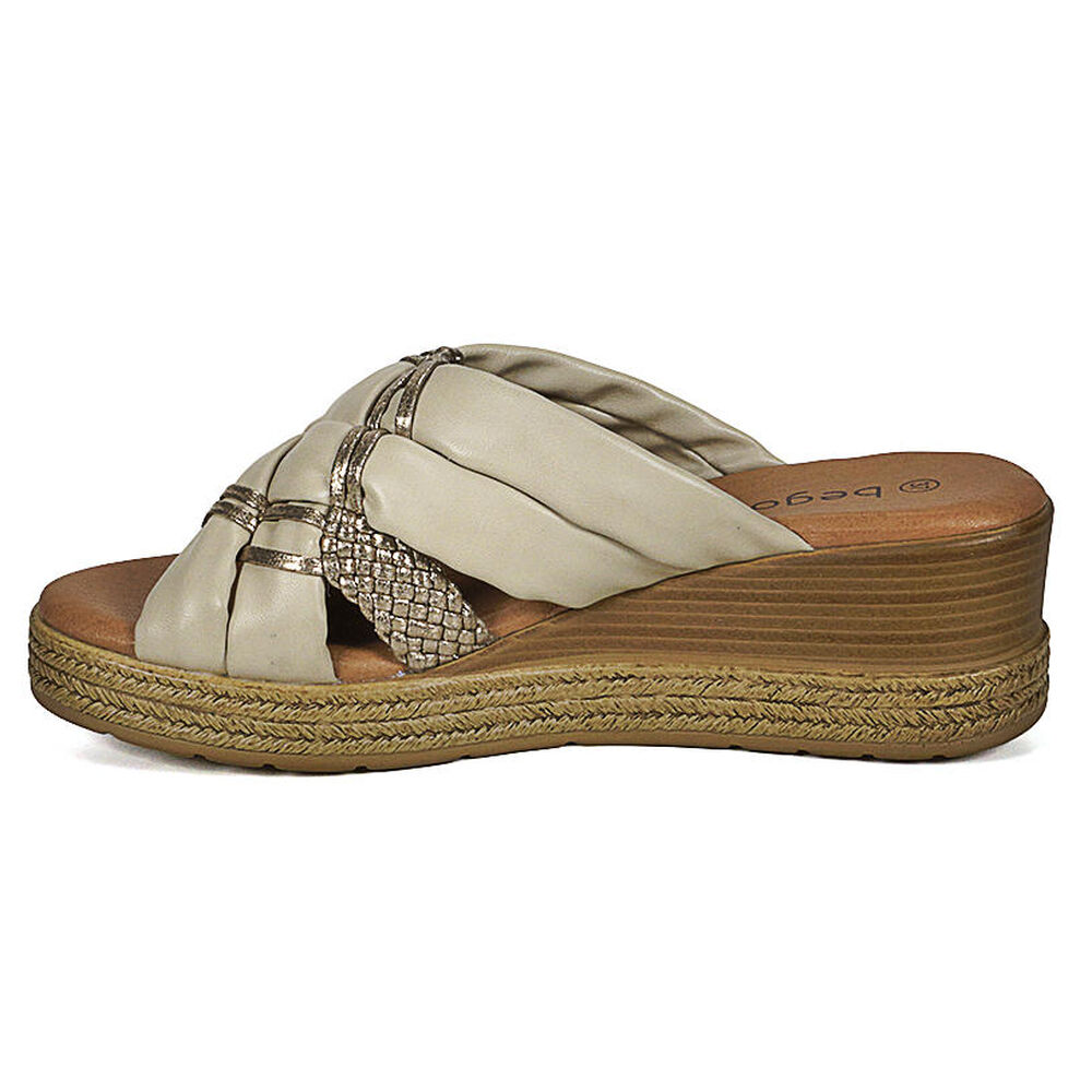 Sandalia Yaimara Beige image number 4.0