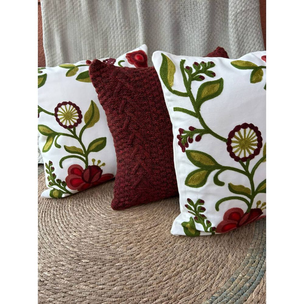 Set De 3 Cojines Combinados Rojo Primaveral Paga 2, Lleva 3! image number 1.0