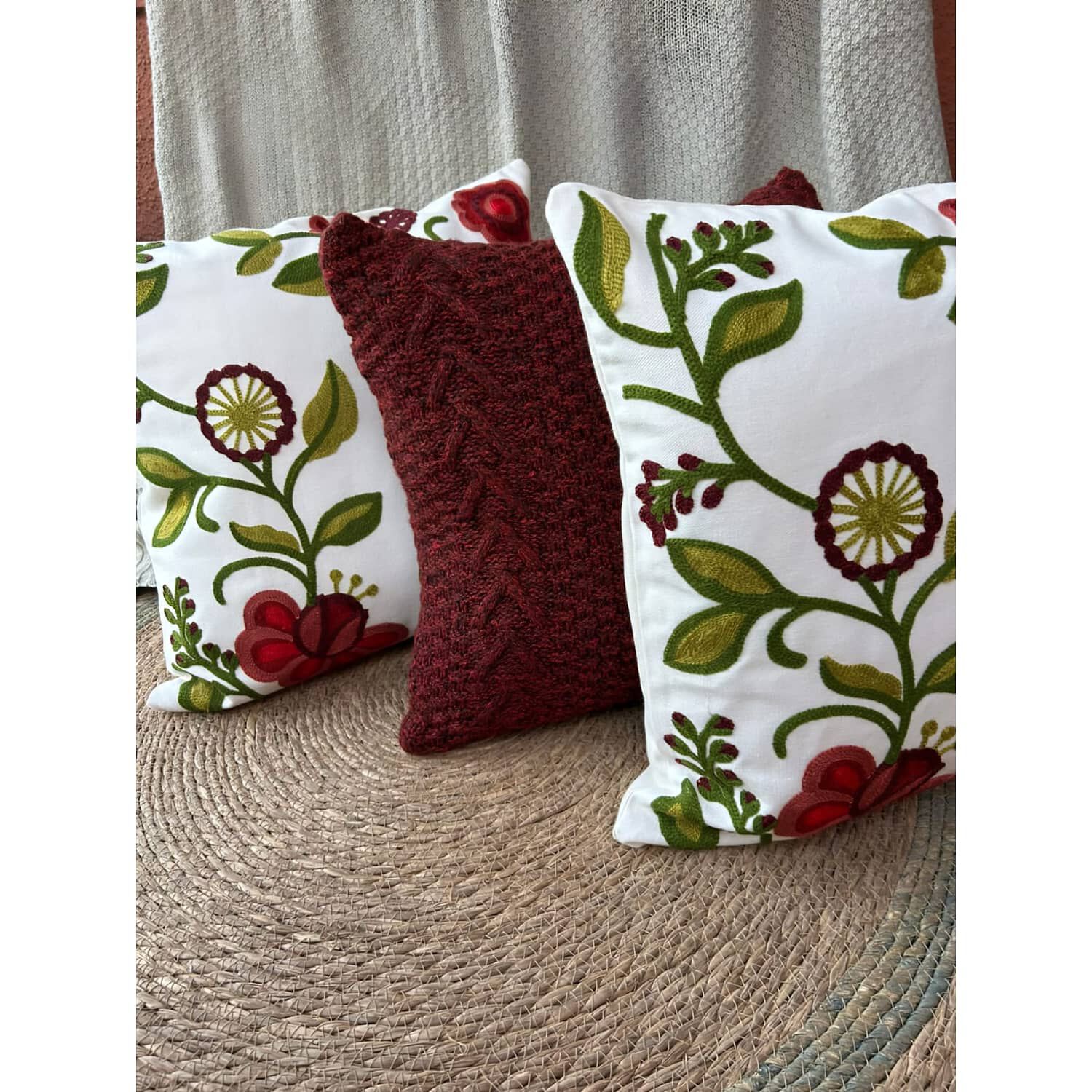 Set De 3 Cojines Combinados Rojo Primaveral Paga 2, Lleva 3! image number 1.0