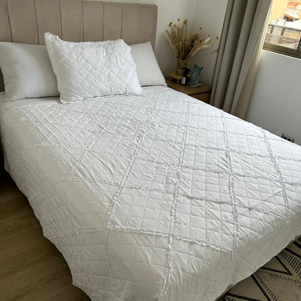 Cubrecamas Microfibra Plaza Y Media Blanco image number 2.0