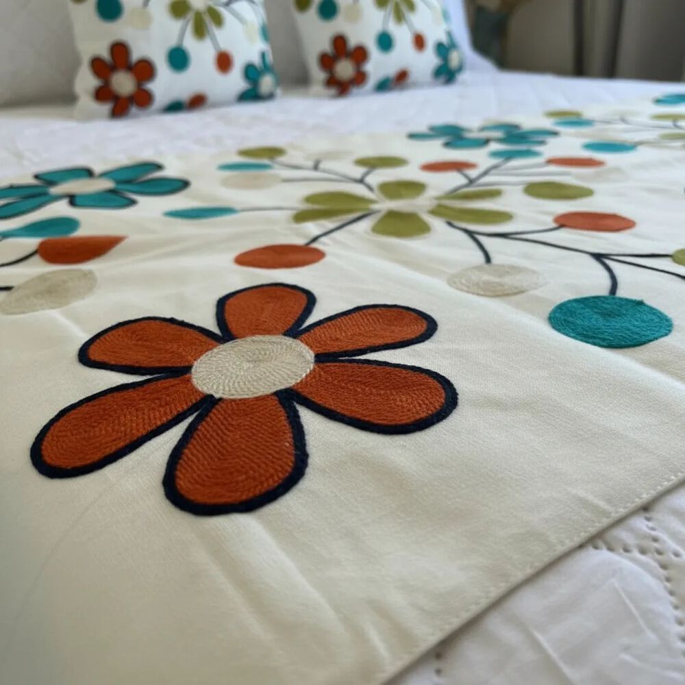 Set De Pieceras Bordadas + Fundas image number 3.0