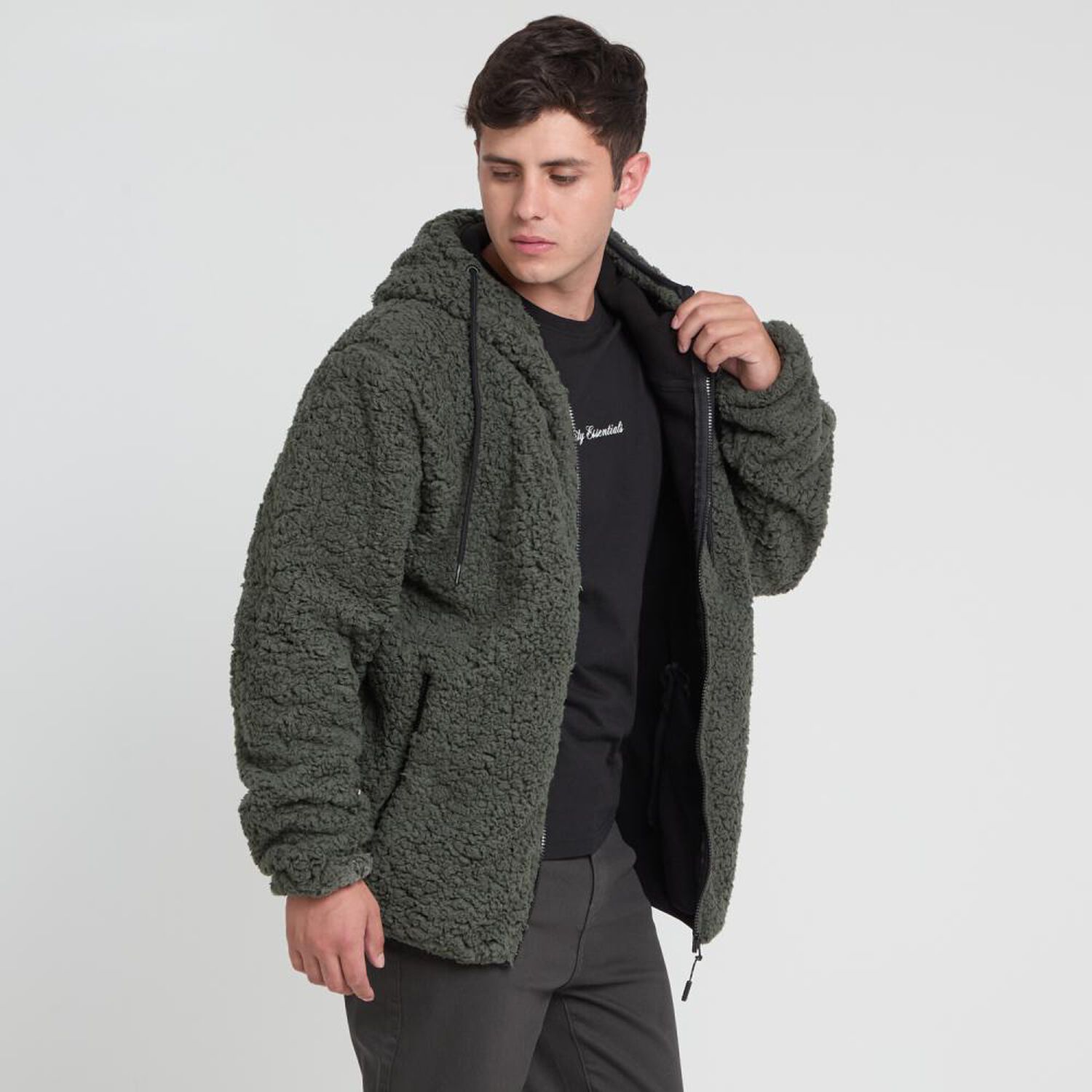 Poler&oacute;n Liso Slim Cuello Alto Con Capucha Hombre Skuad image number 2.0