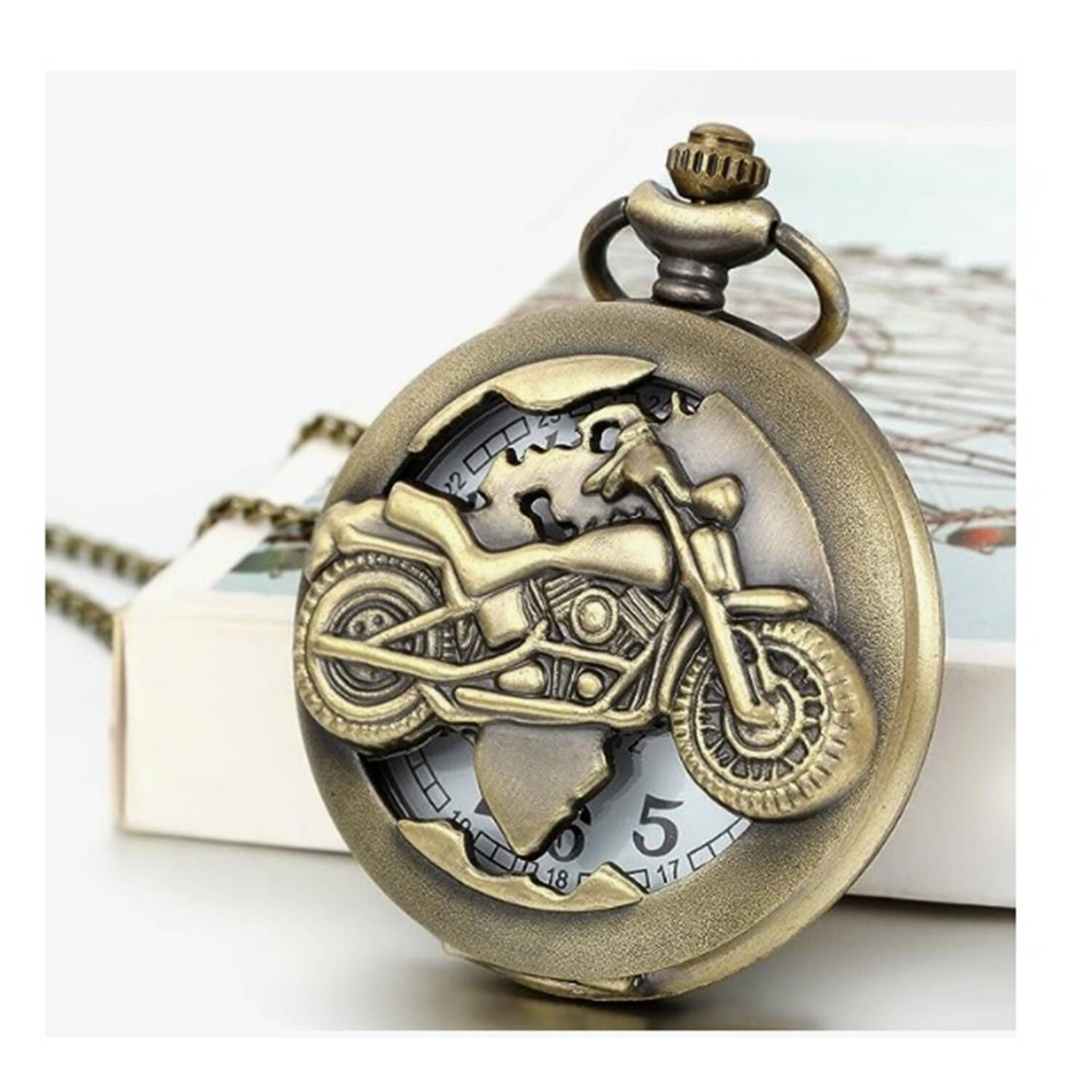 Reloj De Bolsillo Con Dise&ntilde;o De Moto image number 1.0
