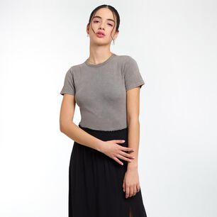 Polera B&aacute;sica Con Lavado Manga Corta Cuello Redondo Mujer Freedom
