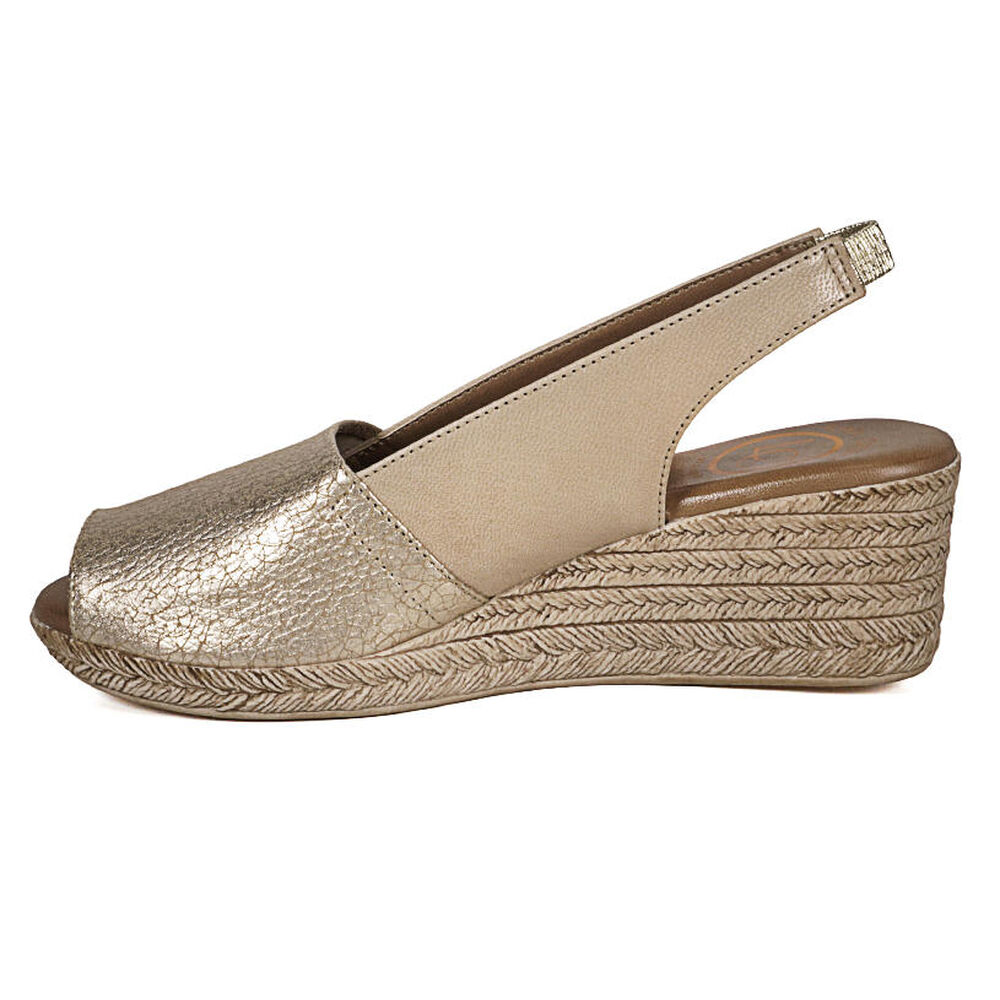 Sandalia Cuero Susanne Dorado image number 4.0