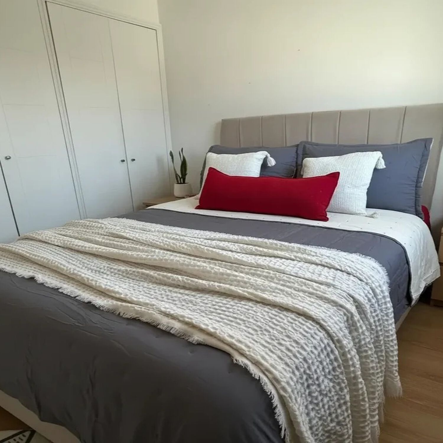 Set Renovaci&oacute;n Dormitorio Gris & Blanco | 7 Piezas 2plazas image number 1.0