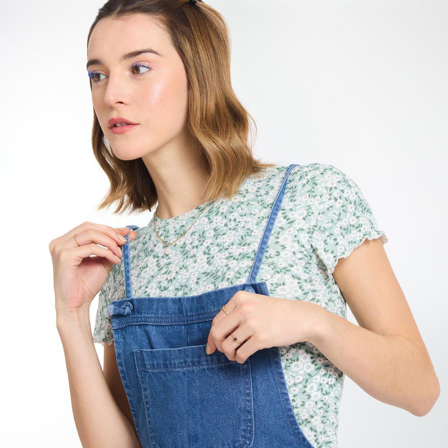 Enterito Corto Denim Tiro Medio Relax Mujer Freedom image number 4.0