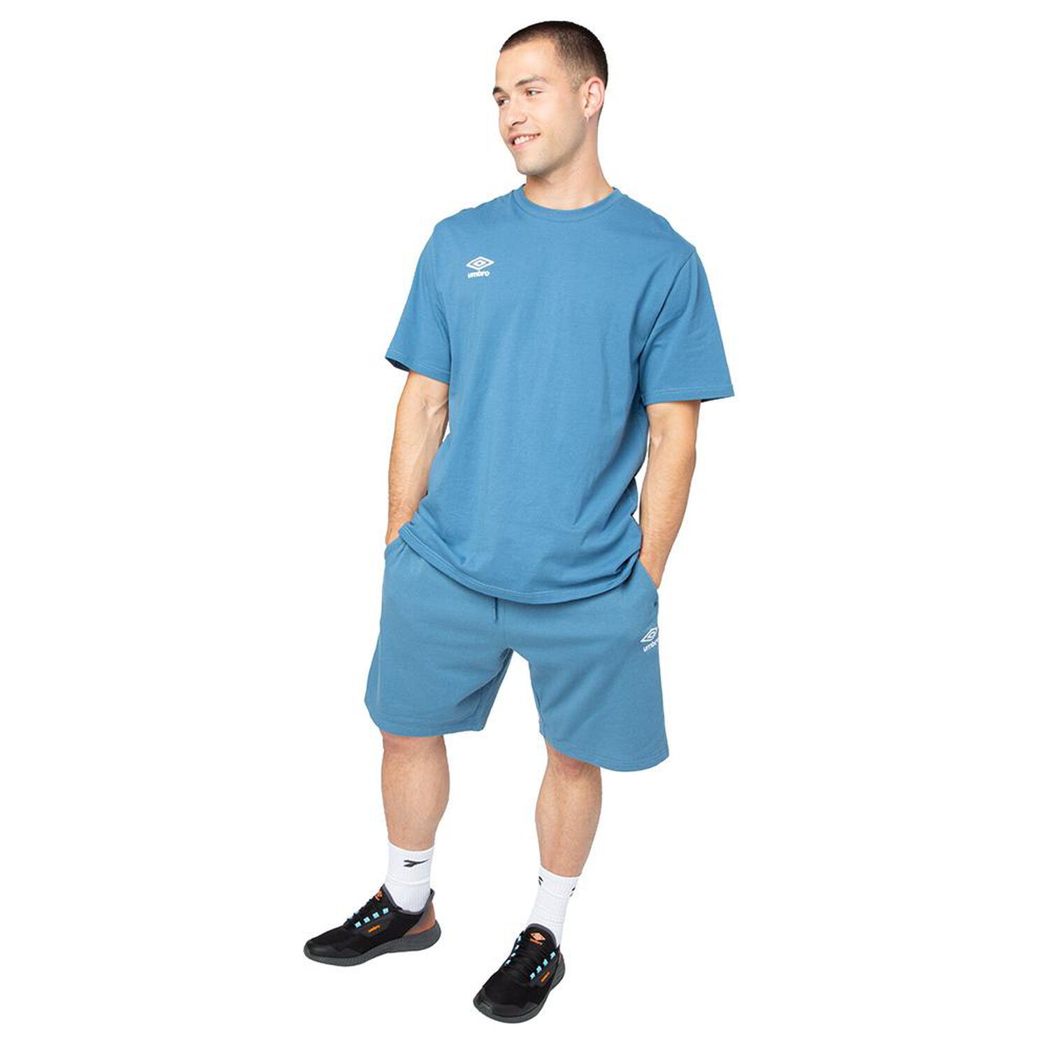 Polera Deportiva Hombre Umbro Essentials Small Logo image number 2.0