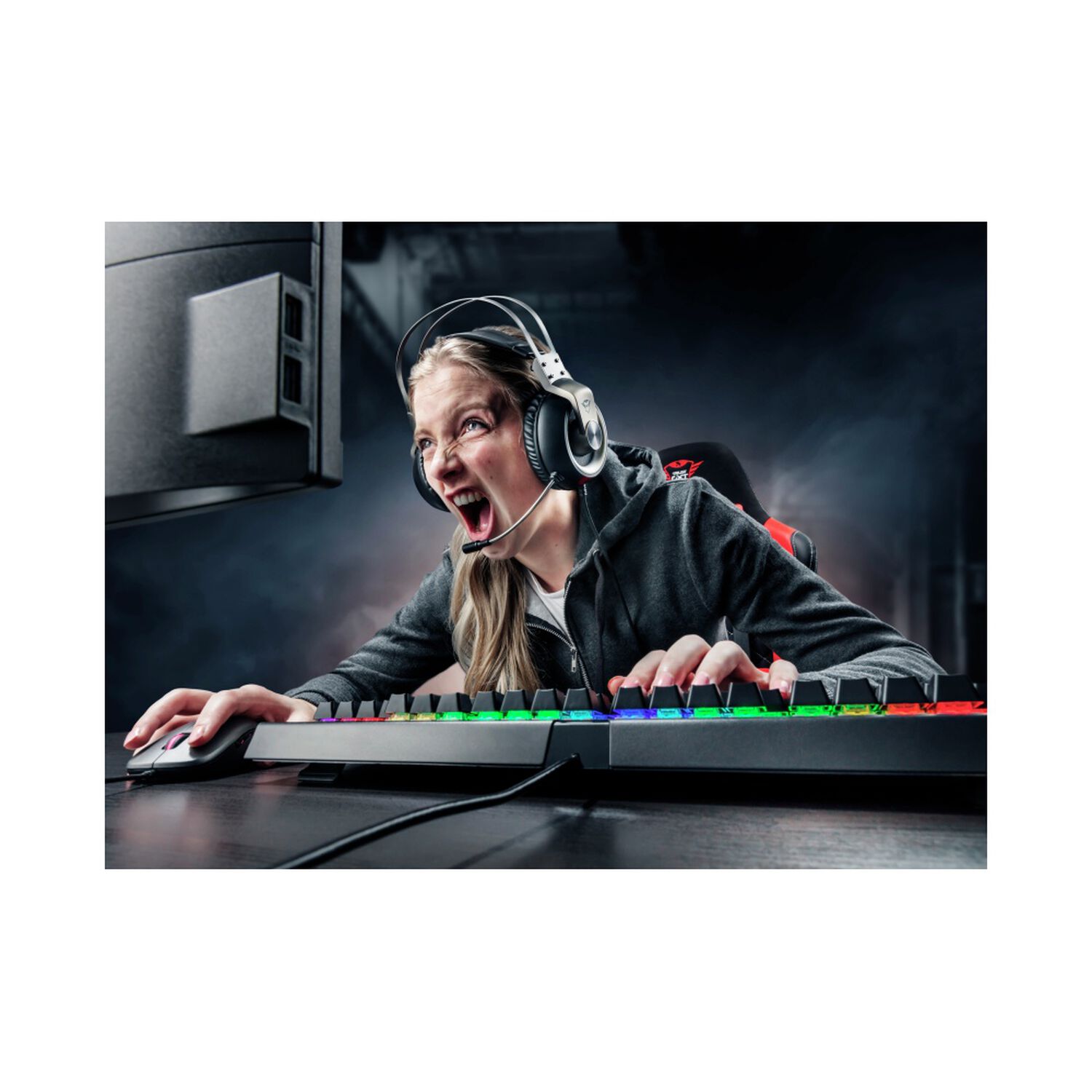 Audifonos Gamer Trust Gxt 430 Ironn Multiplataformas image number 6.0