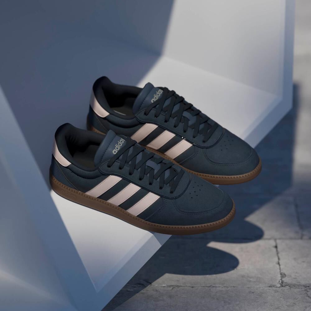 Zapatilla Urbana Adidas Breaknet Sleek image number 14.0