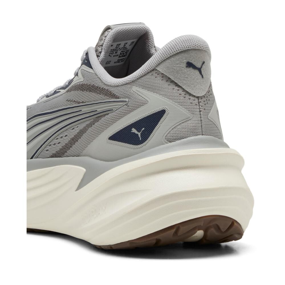 Zapatilla Running Unisex Puma Maxima Pro Gris image number 2.0